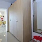 Amadrian شقة *