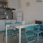 Amadrian شقة *