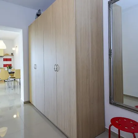 Amadrian Apartamento *