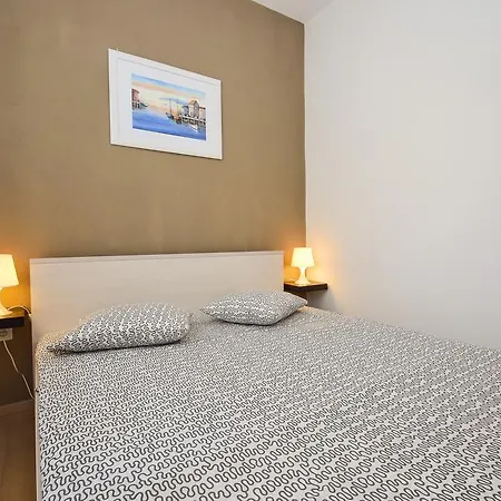 Amadrian Apartments