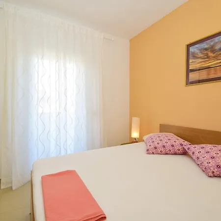Amadrian Apartments