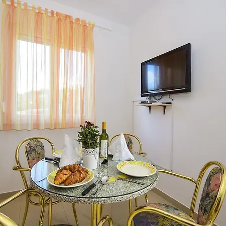 Amadrian Apartments