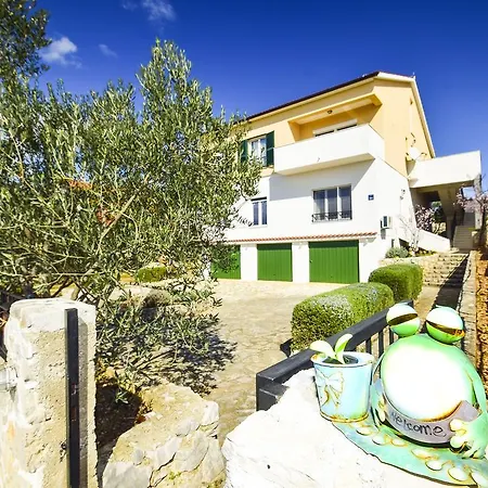 Appartement Amadrian *