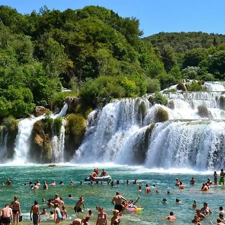 Amadrian Apartamento