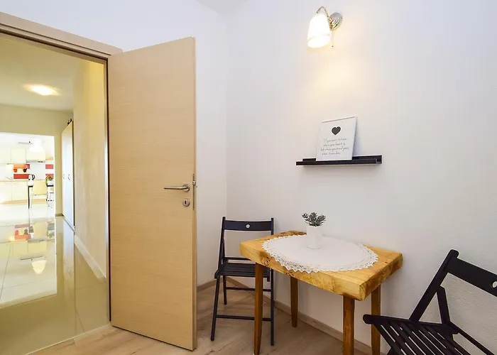 Amadrian Apartments Apartman