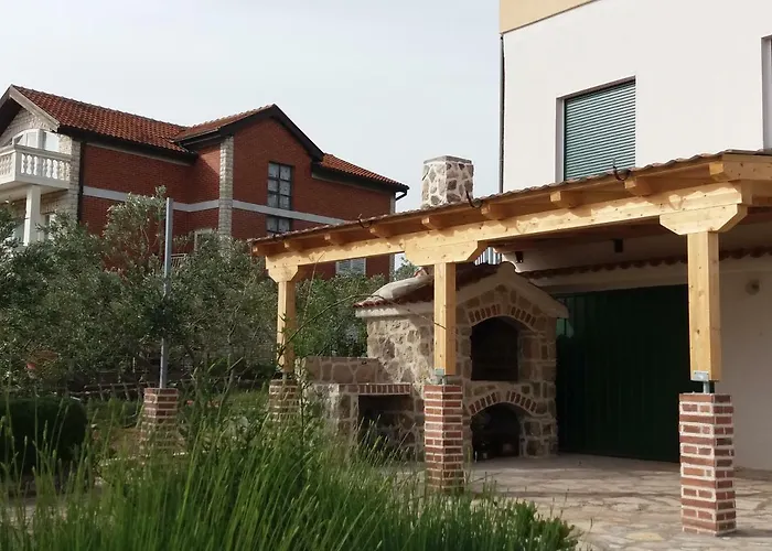 Amadrian Apartments *